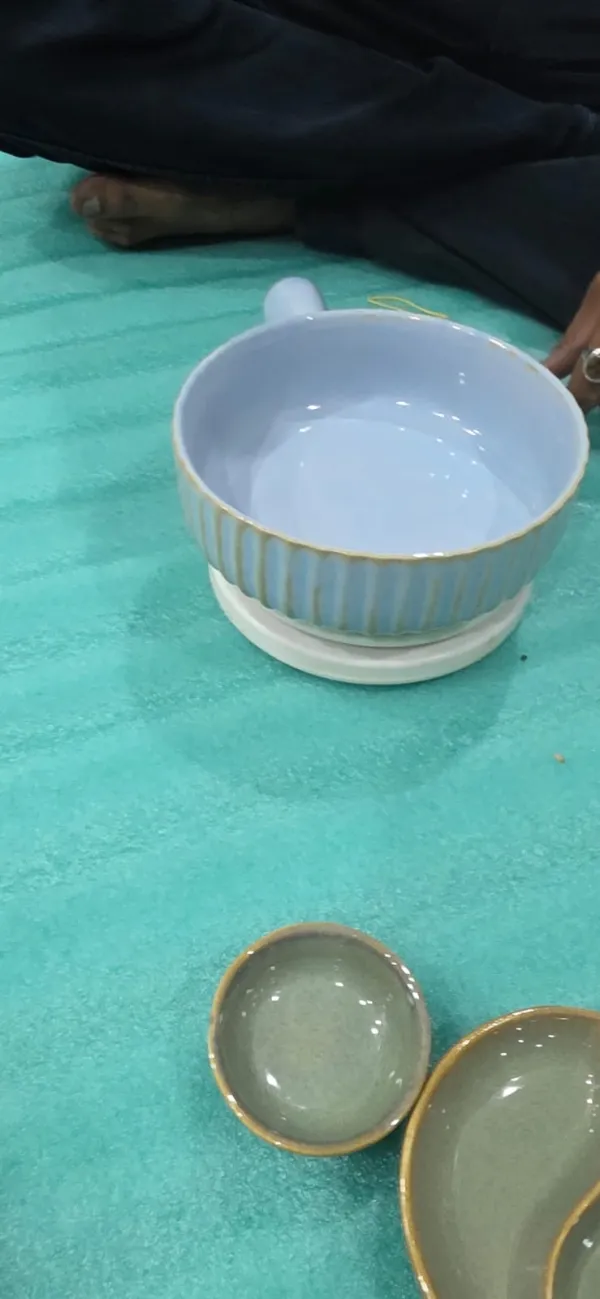 "Fluted" Handled Serving Pan