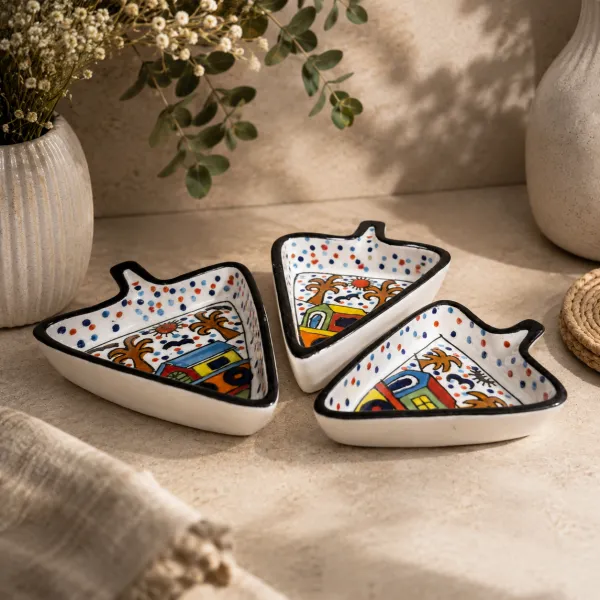 Paridrishya Folk-Art Nesting Leaf Platters (Set of 3)